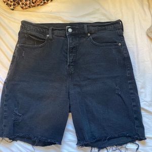 Old Navy size 14 7inch inseam high waisted shorts.